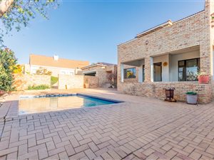 3 Bed House in Eagle Canyon Golf Estate