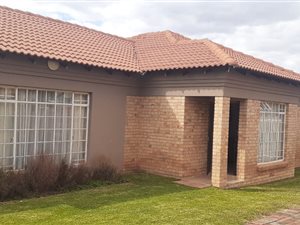 3 Bed Townhouse in Doringkruin
