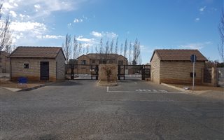 2 Bedroom Townhouse in Wilgehof