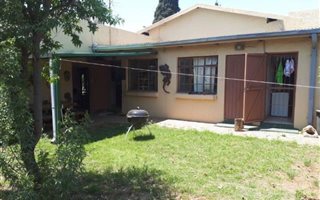 2 Bedroom Garden Cottage in Bredell AH