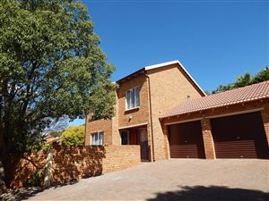 3 Bedroom Townhouse in Honeydew Ridge