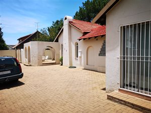 6 Bedroom House in Eastleigh