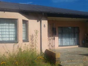 8 Bed House in New Modder