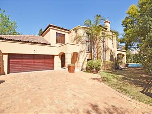 4 Bed House in Cedar Lakes