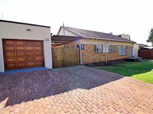 3 Bed House in Woodmere