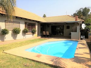 3 Bed House in Safari Gardens