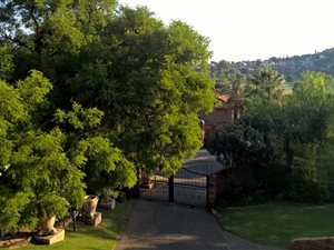 Bachelor apartment in Glenvista