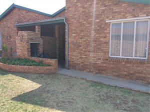 3 Bed Townhouse in Grobler Park