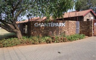 3 Bedroom Apartment in Meyerspark