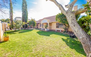 4 Bedroom House in Meadowridge
