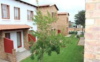 1 Bedroom Townhouse in De Aar