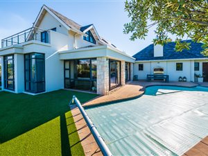 4 Bed House in Pearl Valley