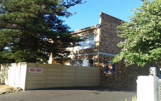 2 Bedroom Apartment in Somerset West Central