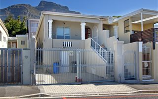 2 Bedroom House in Walmer Estate