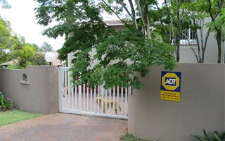 1 Bedroom Garden Cottage in Gallo Manor