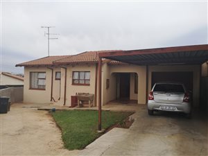 3 Bed House in Naledi