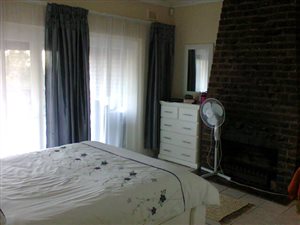 2 Bedroom Garden Cottage in Blackridge