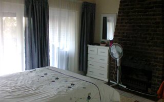 2 Bedroom Garden Cottage in Blackridge