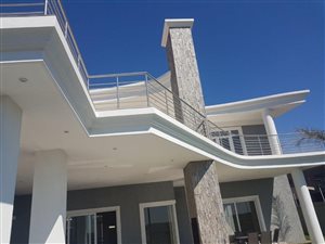 6 Bed House in Waterkloof Ridge