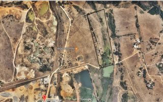 4.9 ha Farm in Rietfontein
