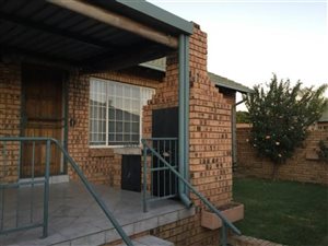 2 Bed Townhouse in Die Wilgers