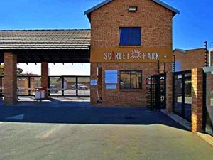 1 Bed Apartment in Rooihuiskraal North