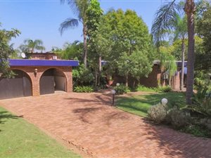 6 Bed House in Waterkloof Heights