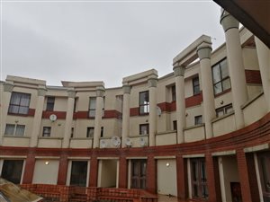 3 Bed Apartment in Laudium