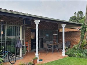 3 Bed Townhouse in Oak Park