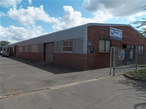 990 m² Commercial space in Alton