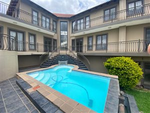 4 Bed House in Waterkloof Ridge