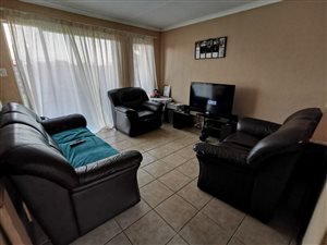 3 Bed Simplex in Veld En Vlei