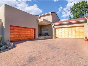 4 Bed Townhouse in Brummeria