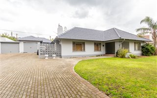 4 Bedroom House in Courtrai