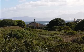 502 m² Land available in Perlemoenbaai