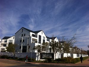 3 Bed Apartment in Somerset West Central