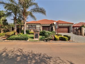 4 Bed House in Karen Park