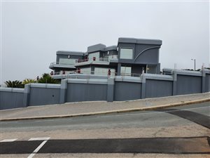 7 Bed House in De Bakke