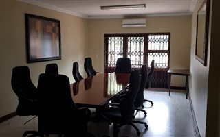 88 m² Office Space in Clubview