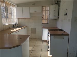 2 Bed Garden Cottage in Fontainebleau