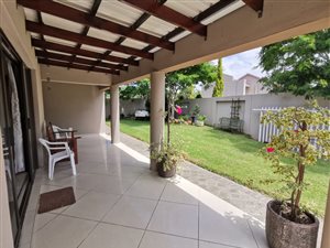 4 Bed Townhouse in Gonubie