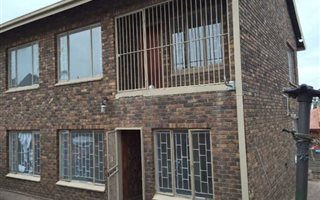 3 Bedroom Apartment in Laudium