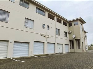 3 Bed Apartment in Uvongo