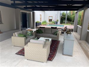 10 Bed House in Oudtshoorn Central