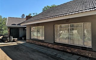 3 Bedroom House in Meiringspark