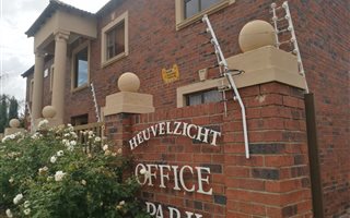 72 m² Office Space in Flamwood