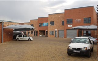 220.5 m² Industrial space in Hennopspark