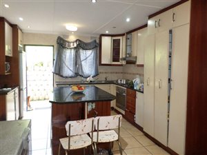 4 Bed House in Sea View