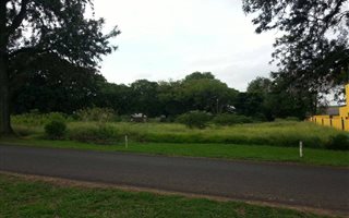 1025 m² Land available in Felixton