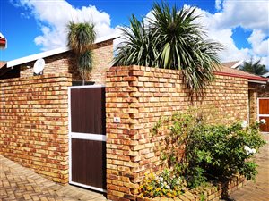 3 Bed Townhouse in Brackendowns